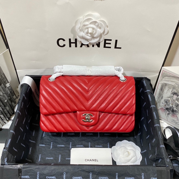 シャネルバッグレプリカ正面デザイン